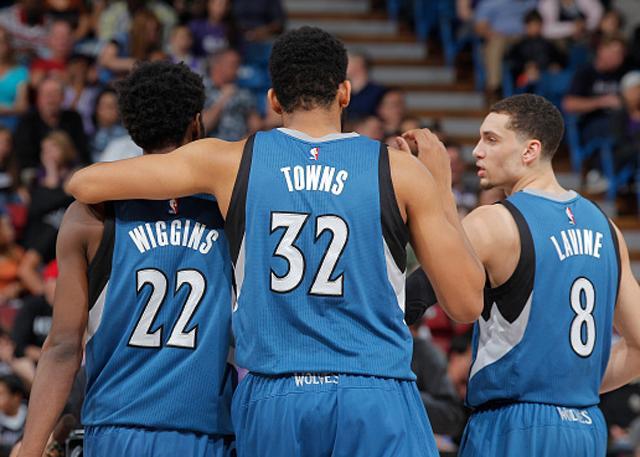 策应传球 策应传球