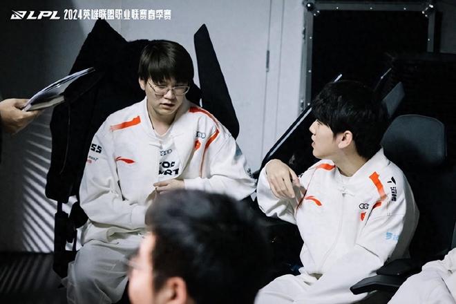 信息密度更 信息密度更